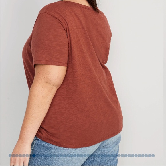 NWT OLD NAVY Linen-Blend V-Neck Henley T-Shirt
Linen-Blend V-Neck Henley - Picture 6 of 7